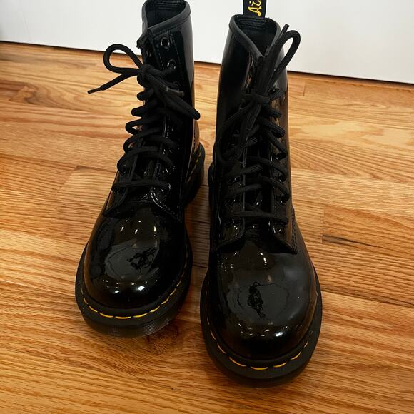Dr. Martens 1460 Women’s 6 Black Patent Leather Lace Up Platform Boots Mid Calf - Picture 5 of 9